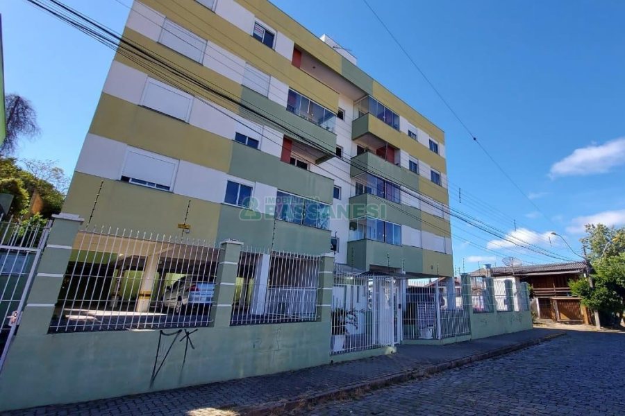 Apartamento com 63m², 2 dormitórios, 2 vagas, no bairro Presidente Vargas em Caxias do Sul para Comprar
