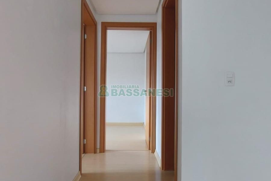 Apartamento com 63m², 2 dormitórios, 2 vagas, no bairro Presidente Vargas em Caxias do Sul para Comprar