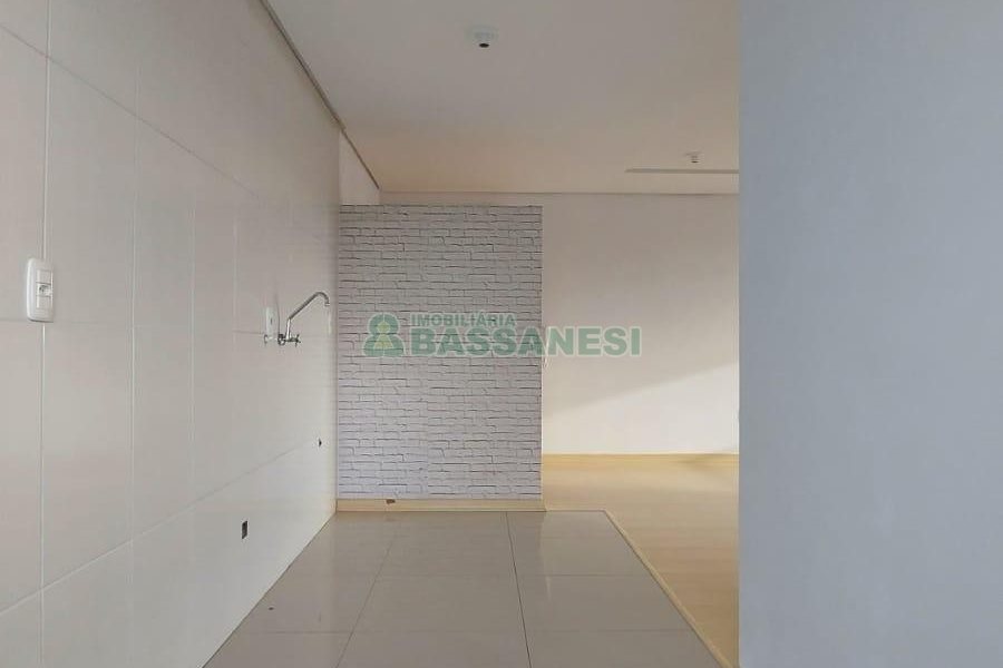 Apartamento com 63m², 2 dormitórios, 2 vagas, no bairro Presidente Vargas em Caxias do Sul para Comprar