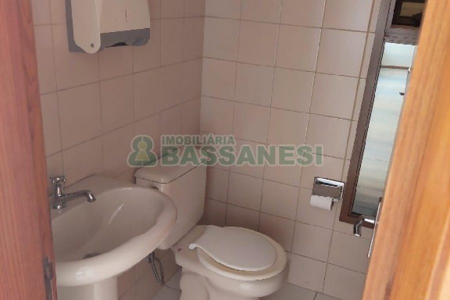 Sala com 41m², no bairro Centro em Caxias do Sul para Alugar