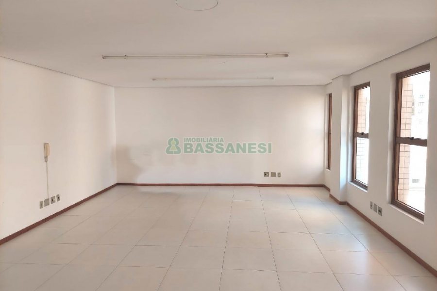 Sala com 41m², no bairro Centro em Caxias do Sul para Alugar