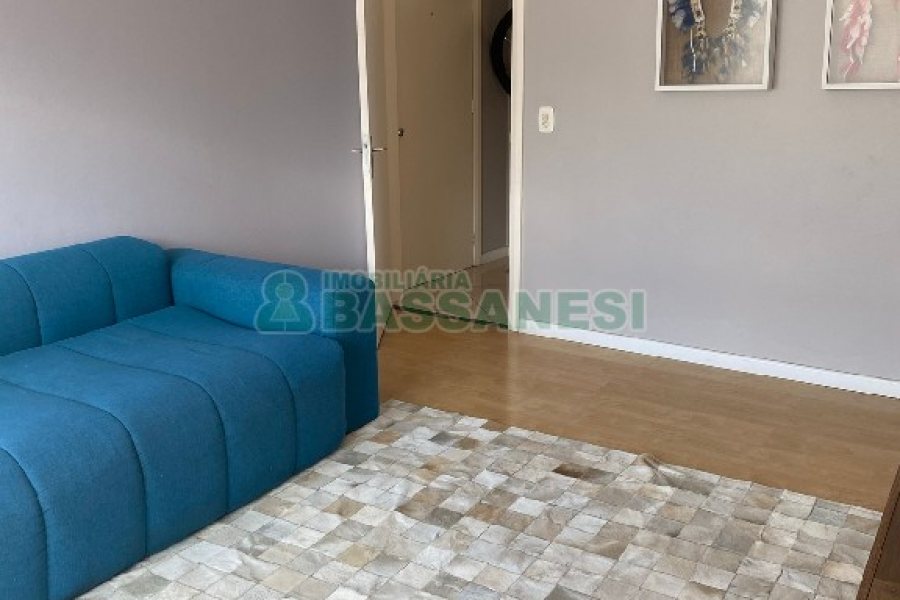 Apto Mobiliado com 91m², 2 dormitórios, 2 vagas, no bairro Pio X em Caxias do Sul para Comprar