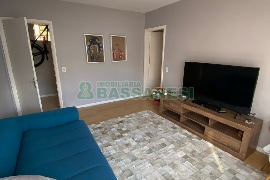 Apto Mobiliado com 91m², 2 dormitórios, 2 vagas, no bairro Pio X em Caxias do Sul para Comprar