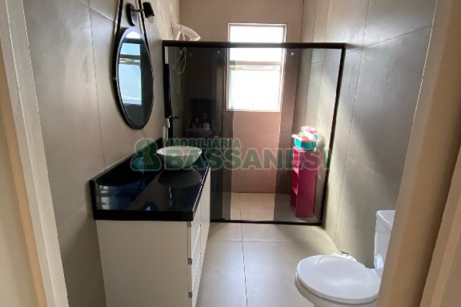 Apto Mobiliado com 91m², 2 dormitórios, 2 vagas, no bairro Pio X em Caxias do Sul para Comprar