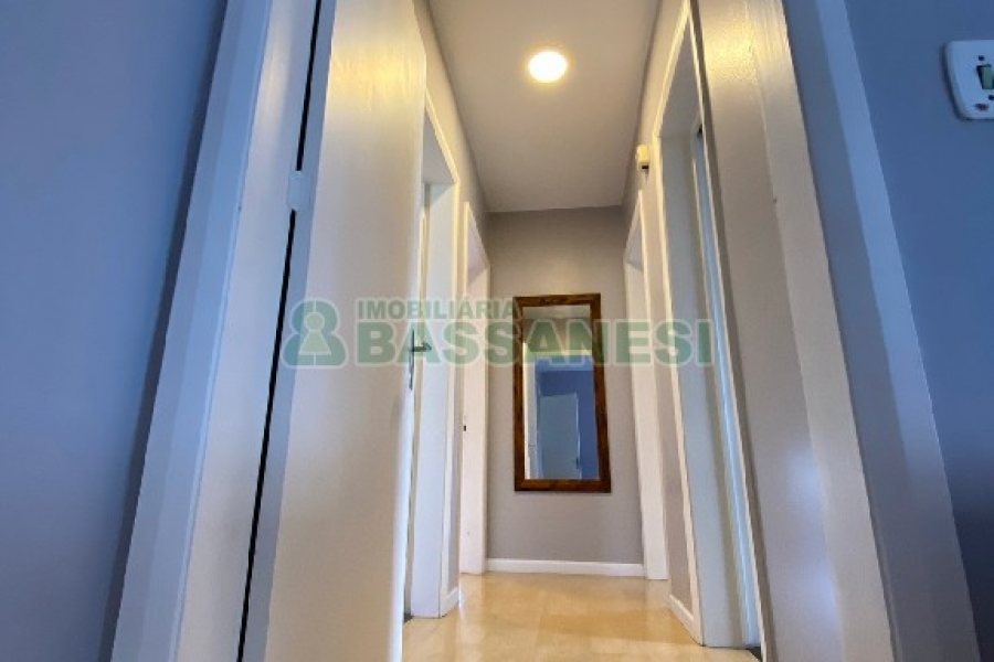Apto Mobiliado com 91m², 2 dormitórios, 2 vagas, no bairro Pio X em Caxias do Sul para Comprar