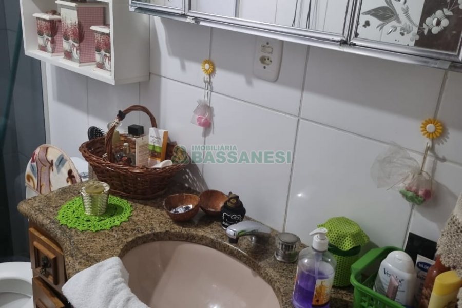 Apartamento com 64m², 2 dormitórios, 1 vaga, no bairro Esplanada em Caxias do Sul para Comprar