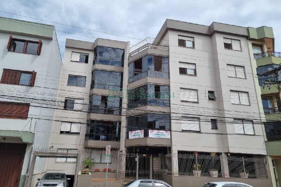 Apartamento com 193m², 3 dormitórios, 2 vagas, no bairro Pio X em Caxias do Sul para Comprar