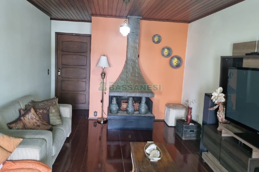 Apartamento com 193m², 3 dormitórios, 2 vagas, no bairro Pio X em Caxias do Sul para Comprar