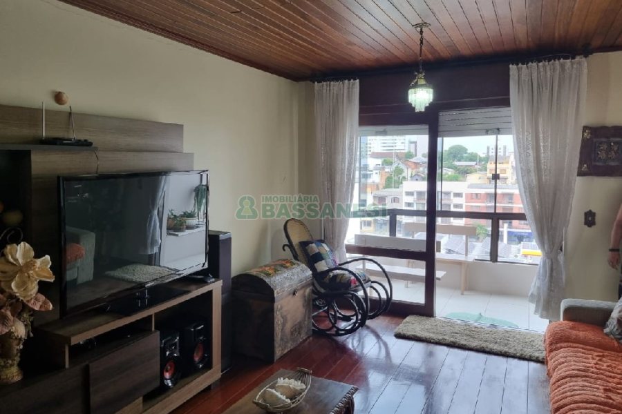 Apartamento com 193m², 3 dormitórios, 2 vagas, no bairro Pio X em Caxias do Sul para Comprar
