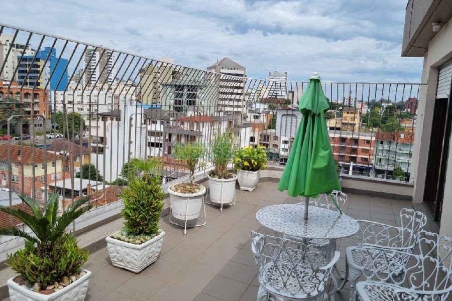 Apartamento com 193m², 3 dormitórios, 2 vagas, no bairro Pio X em Caxias do Sul para Comprar