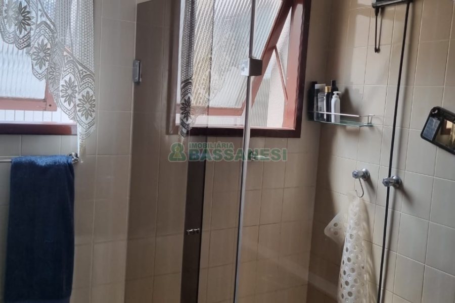 Apartamento com 193m², 3 dormitórios, 2 vagas, no bairro Pio X em Caxias do Sul para Comprar