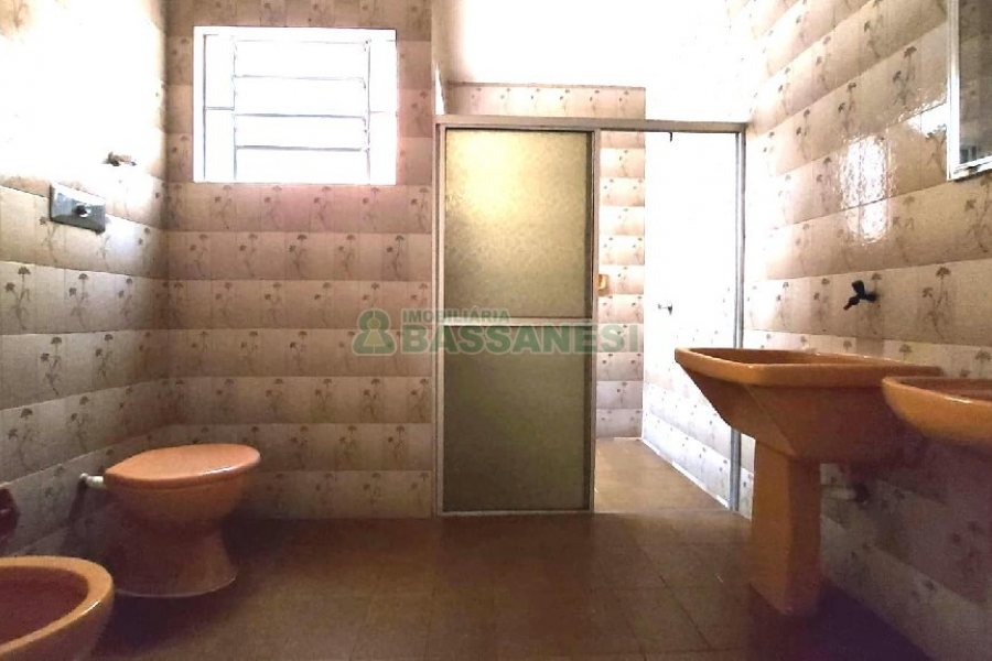 Apartamento com 52m², 2 dormitórios, no bairro São Leopoldo em Caxias do Sul para Alugar