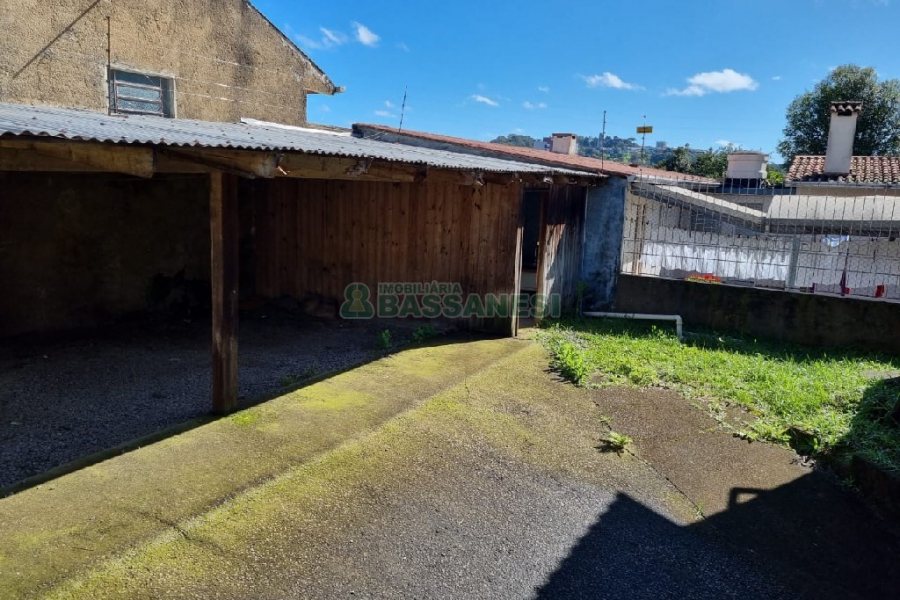 Casa com 277m², 3 dormitórios, 3 vagas, no bairro Santa Catarina em Caxias do Sul para Comprar