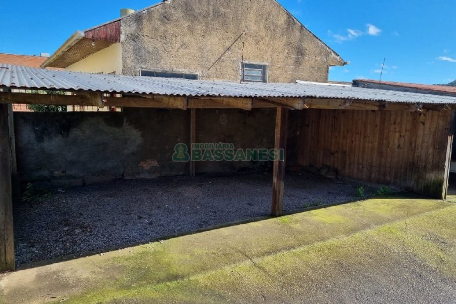 Casa com 277m², 3 dormitórios, 3 vagas, no bairro Santa Catarina em Caxias do Sul para Comprar