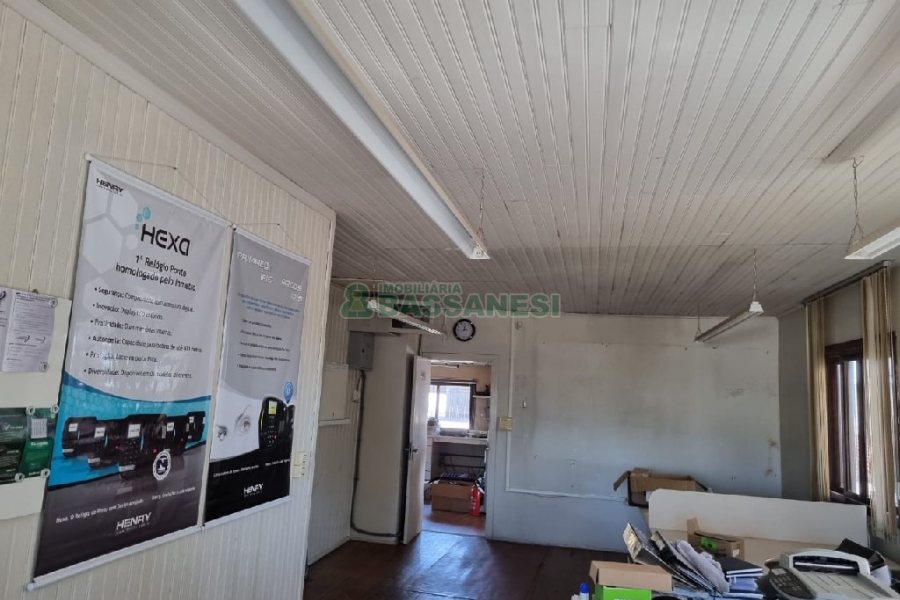 Casa com 277m², 3 dormitórios, 3 vagas, no bairro Santa Catarina em Caxias do Sul para Comprar