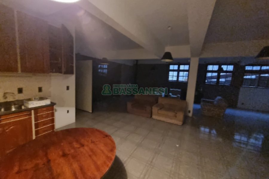 Casa com 320m², 3 dormitórios, 2 vagas, no bairro Colina Sorriso em Caxias do Sul para Comprar