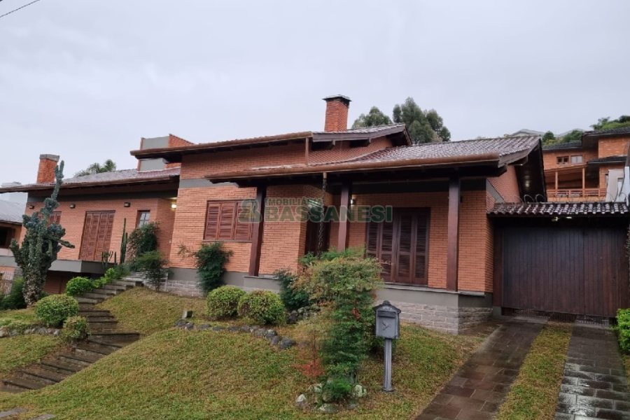 Casa com 320m², 3 dormitórios, 2 vagas, no bairro Colina Sorriso em Caxias do Sul para Comprar