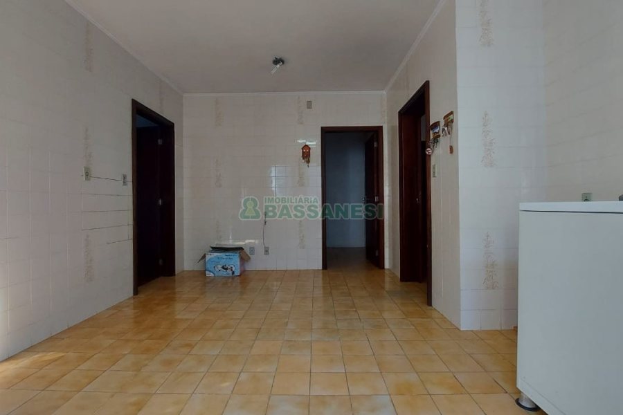 Casa com 265m², 4 dormitórios, 2 vagas, no bairro Desvio Rizzo em Caxias do Sul para Comprar