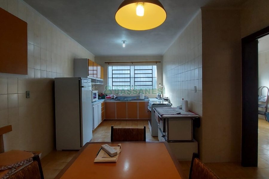 Casa com 265m², 4 dormitórios, 2 vagas, no bairro Desvio Rizzo em Caxias do Sul para Comprar