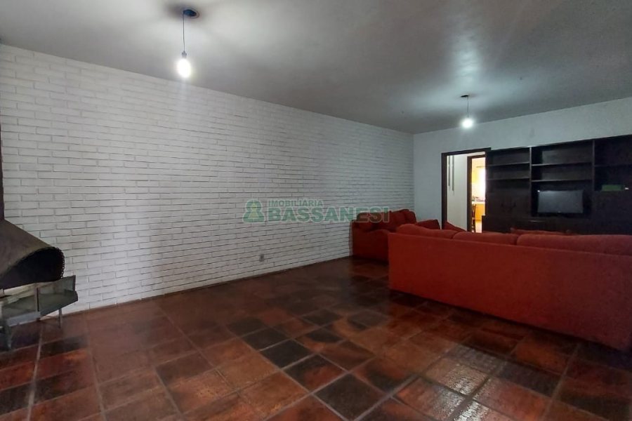 Casa com 265m², 4 dormitórios, 2 vagas, no bairro Desvio Rizzo em Caxias do Sul para Comprar