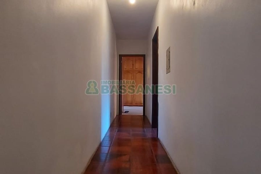 Casa com 265m², 4 dormitórios, 2 vagas, no bairro Desvio Rizzo em Caxias do Sul para Comprar