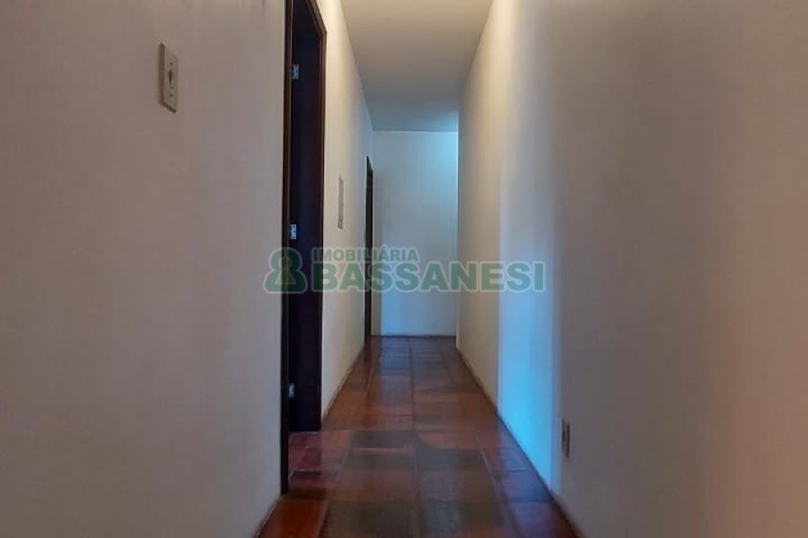 Casa com 265m², 4 dormitórios, 2 vagas, no bairro Desvio Rizzo em Caxias do Sul para Comprar