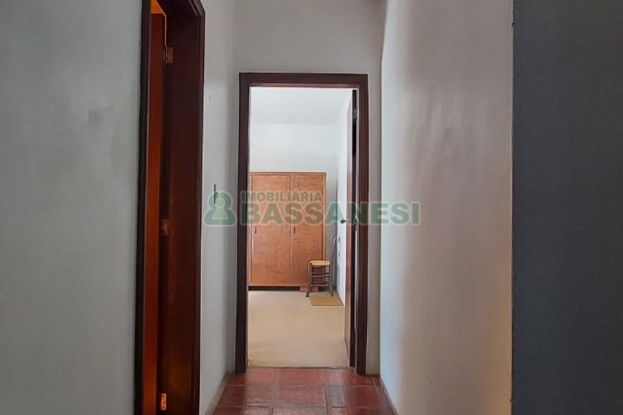 Casa com 265m², 4 dormitórios, 2 vagas, no bairro Desvio Rizzo em Caxias do Sul para Comprar