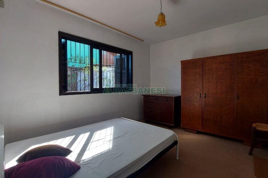 Casa com 265m², 4 dormitórios, 2 vagas, no bairro Desvio Rizzo em Caxias do Sul para Comprar