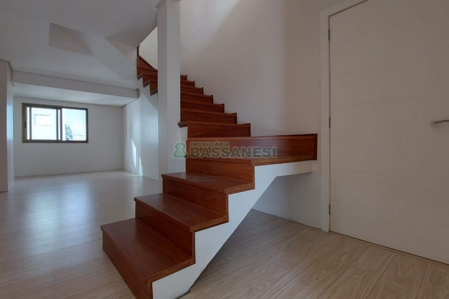 Apto/Cobertura com 248m², 3 dormitórios, 1 vaga, no bairro Sanvitto em Caxias do Sul para Comprar