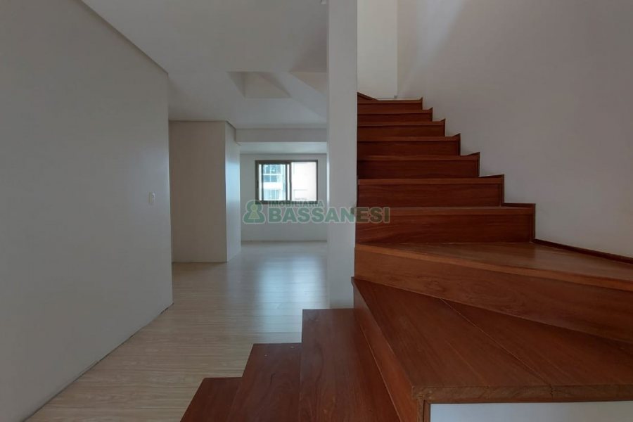 Apto/Cobertura com 248m², 3 dormitórios, 1 vaga, no bairro Sanvitto em Caxias do Sul para Comprar