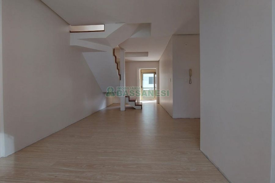 Apto/Cobertura com 248m², 3 dormitórios, 1 vaga, no bairro Sanvitto em Caxias do Sul para Comprar