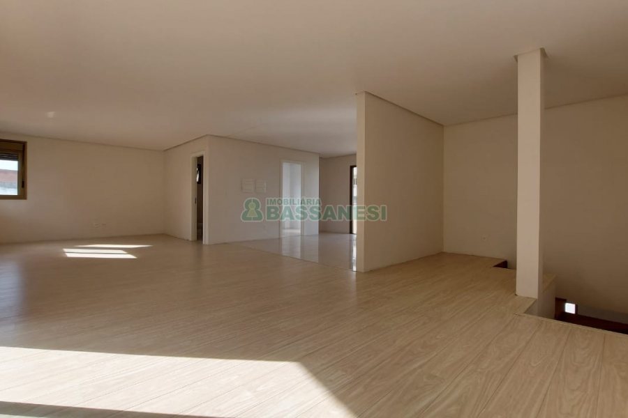 Apto/Cobertura com 248m², 3 dormitórios, 1 vaga, no bairro Sanvitto em Caxias do Sul para Comprar