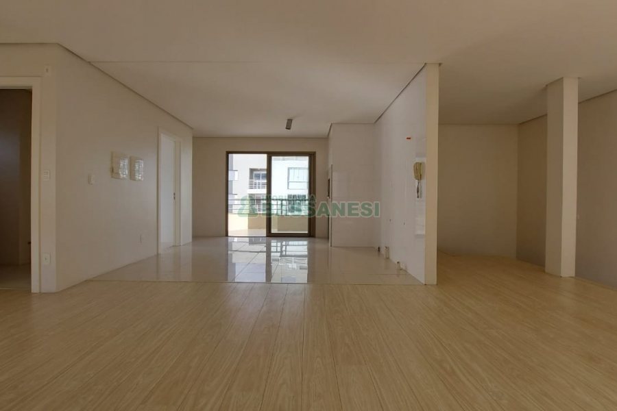 Apto/Cobertura com 248m², 3 dormitórios, 1 vaga, no bairro Sanvitto em Caxias do Sul para Comprar