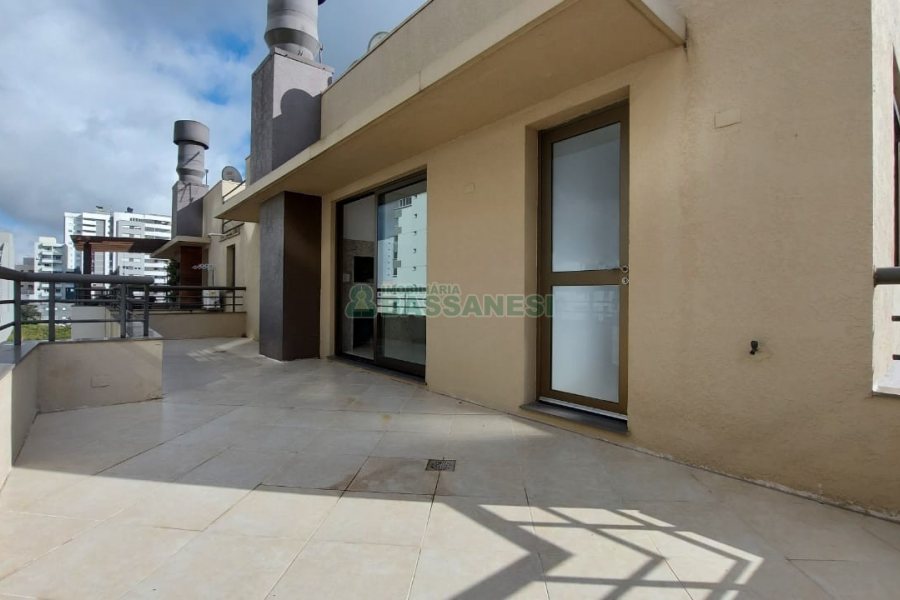 Apto/Cobertura com 248m², 3 dormitórios, 1 vaga, no bairro Sanvitto em Caxias do Sul para Comprar