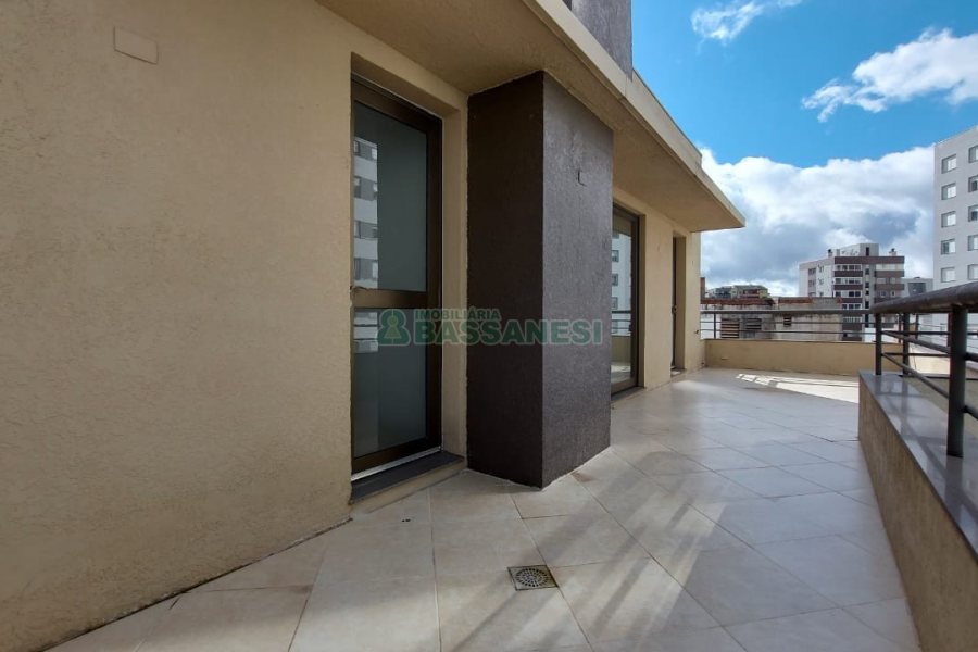 Apto/Cobertura com 248m², 3 dormitórios, 1 vaga, no bairro Sanvitto em Caxias do Sul para Comprar