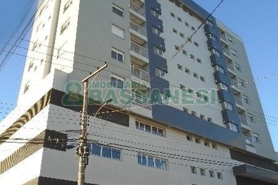 Apto Mobiliado com 63m², 2 dormitórios, 2 vagas, no bairro Panazzolo em Caxias do Sul para Alugar