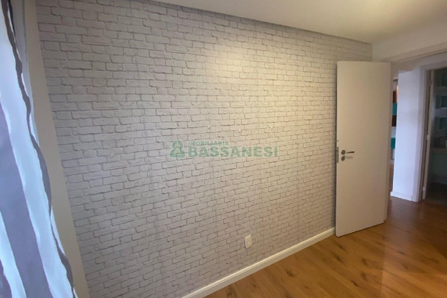 Apto Mobiliado com 63m², 2 dormitórios, 2 vagas, no bairro Panazzolo em Caxias do Sul para Alugar