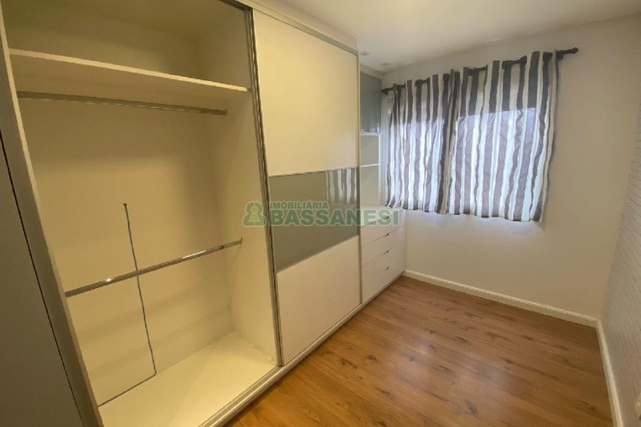 Apto Mobiliado com 63m², 2 dormitórios, 2 vagas, no bairro Panazzolo em Caxias do Sul para Alugar