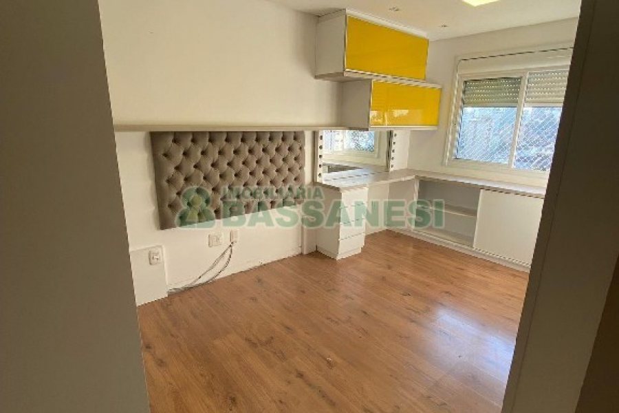 Apto Mobiliado com 63m², 2 dormitórios, 2 vagas, no bairro Panazzolo em Caxias do Sul para Alugar