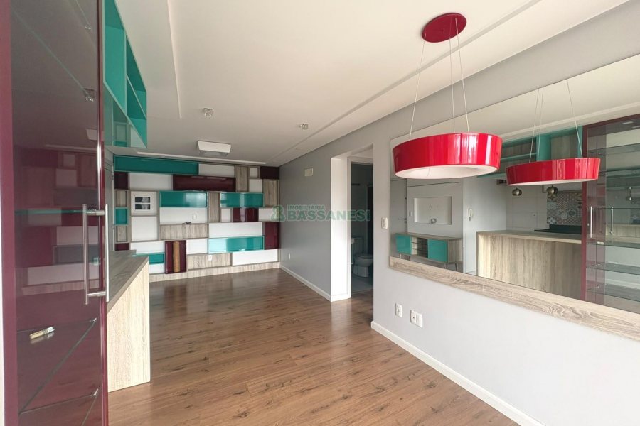 Apto Mobiliado com 63m², 2 dormitórios, 2 vagas, no bairro Panazzolo em Caxias do Sul para Alugar