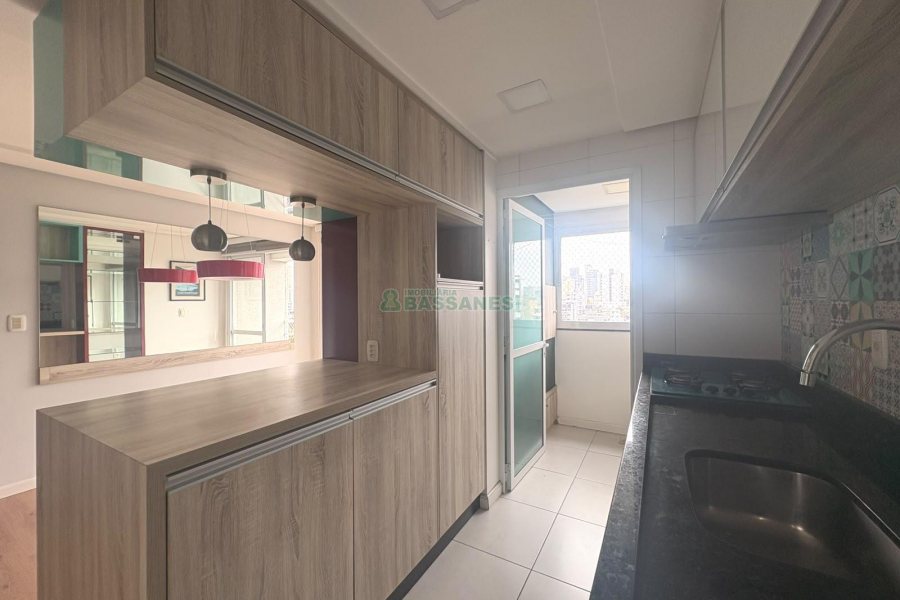 Apto Mobiliado com 63m², 2 dormitórios, 2 vagas, no bairro Panazzolo em Caxias do Sul para Alugar
