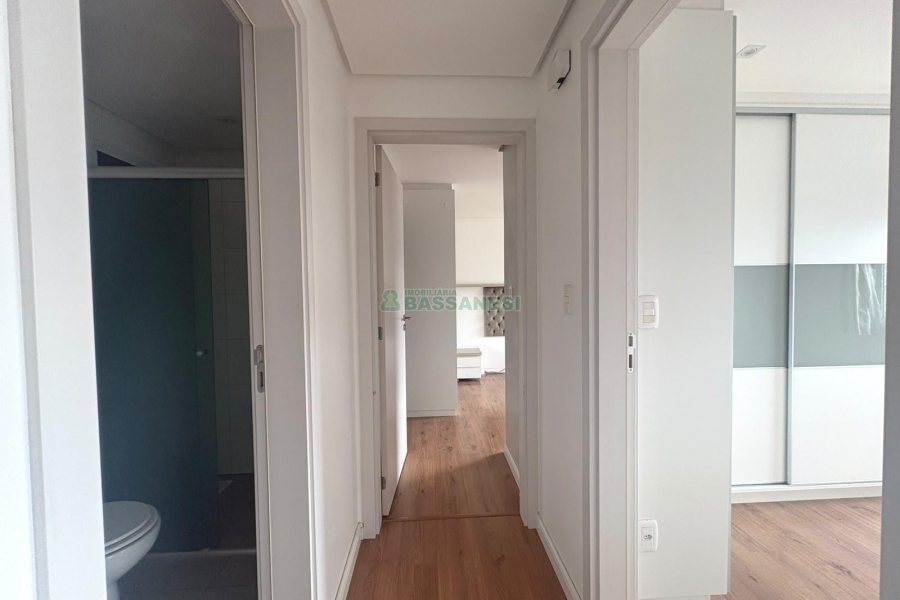 Apto Mobiliado com 63m², 2 dormitórios, 2 vagas, no bairro Panazzolo em Caxias do Sul para Alugar