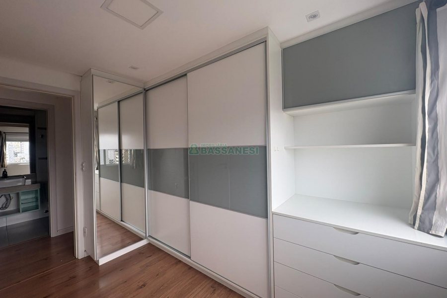 Apto Mobiliado com 63m², 2 dormitórios, 2 vagas, no bairro Panazzolo em Caxias do Sul para Alugar