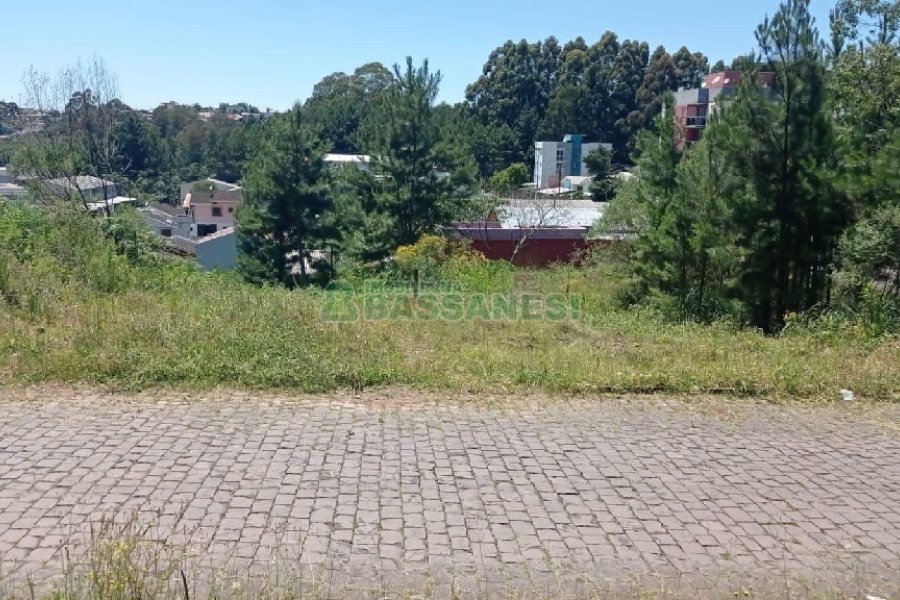Terreno com 361m², no bairro Forqueta em Caxias do Sul para Comprar