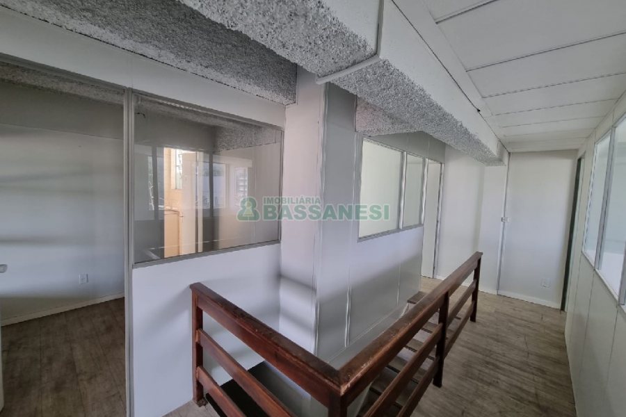 Loja com 74m², 2 vagas, no bairro Rio Branco em Caxias do Sul para Comprar