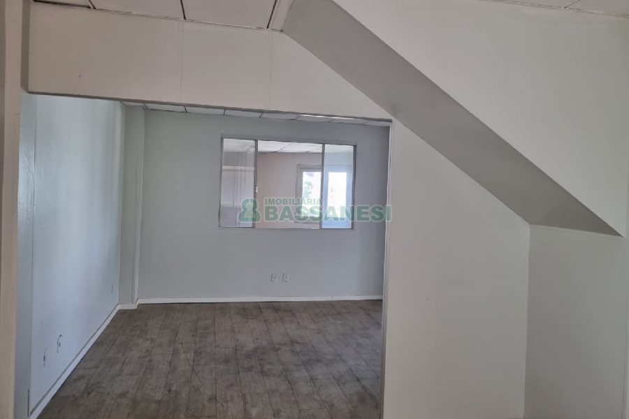 Loja com 74m², 2 vagas, no bairro Rio Branco em Caxias do Sul para Comprar