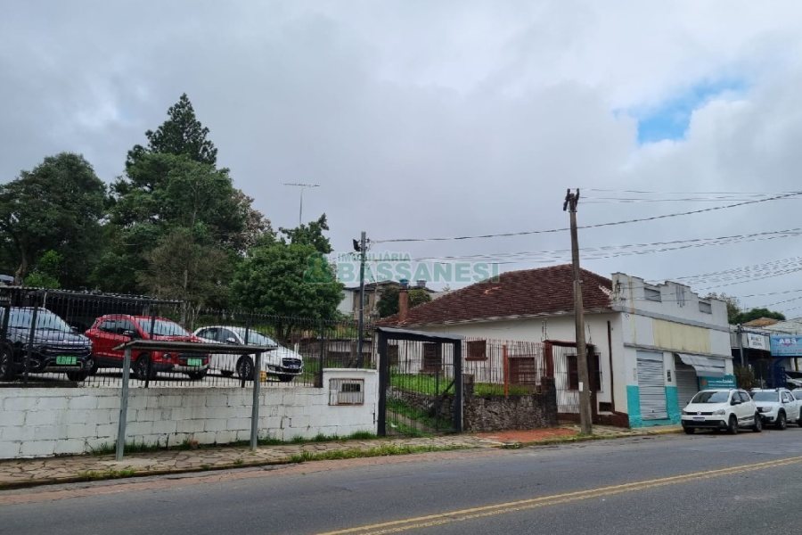 Terreno, no bairro Sagrada Família em Caxias do Sul para Comprar