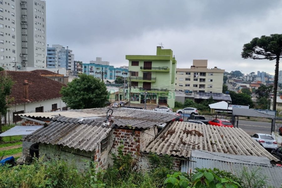 Terreno, no bairro Sagrada Família em Caxias do Sul para Comprar