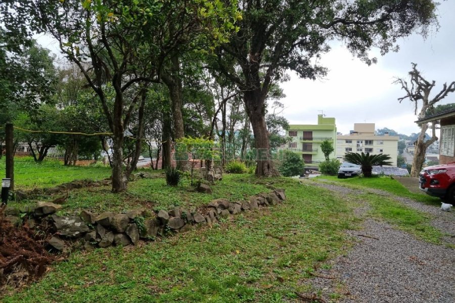 Terreno, no bairro Sagrada Família em Caxias do Sul para Comprar
