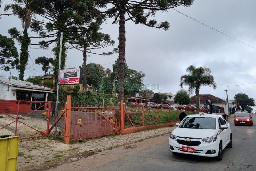 Terreno, no bairro Sagrada Família em Caxias do Sul para Comprar